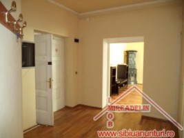 inchiriez-apartament-3-camere-ultracentral-5