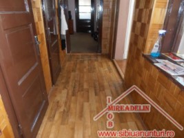 inchiriez-casa-4-camere-dp-singur-in-curte-zona-calea-dumbravii-7