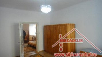 inchiriez-casa-2-camere-zona-lazaret-2