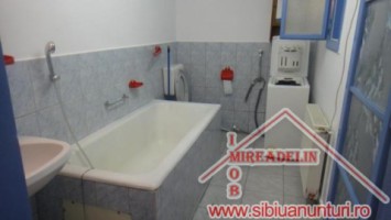 inchiriez-casa-2-camere-zona-lazaret-4