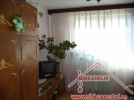 vand-apartament-3-camere-turnisor-1