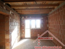 vand-casa-la-rosu-pem-zona-terezian-1