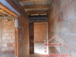 vand-casa-la-rosu-pem-zona-terezian-3