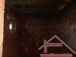 vand-casa-la-rosu-pem-zona-terezian-4