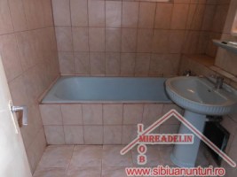 inchiriez-apartament-3-camere-valea-aurie-3