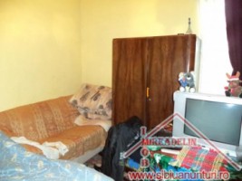 vand-apartament-3-camere-la-casa-gusterita-2
