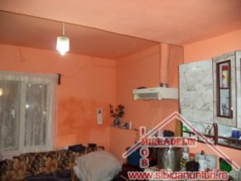 vand-apartament-3-camere-la-casa-gusterita-4