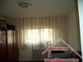 vand-apartament-3-camere-zona-strand-1