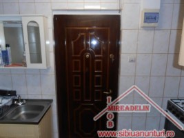 vand-garsoniera-zona-compa-2