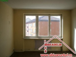 vand-apartament-2-camere-zona-terezian