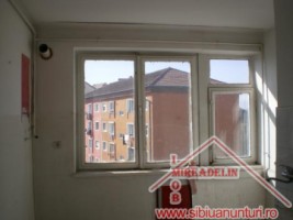 vand-apartament-2-camere-zona-terezian-4