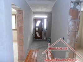 vand-casa-6-camere-in-selimbar