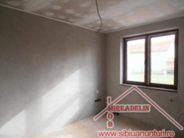 vand-casa-6-camere-in-selimbar-1