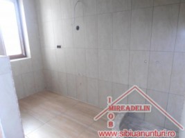 vand-casa-6-camere-in-selimbar-2