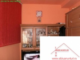 vand-mansarda-2-camere-strada-semaforului