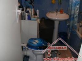 vand-mansarda-2-camere-strada-semaforului-4
