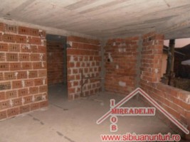 vand-casa-la-rosu-zona-vasile-aaron-1
