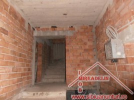 vand-casa-la-rosu-zona-vasile-aaron-3