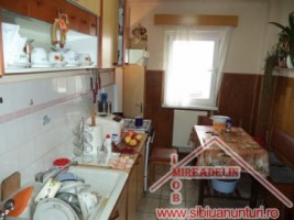 vand-apartament-3-camere-zona-garii-3