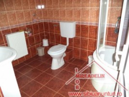 inchiriez-apartament-3-camere-central-1