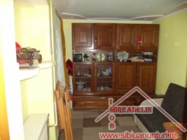vand-apartament-2-camere-la-casa-str-9-mai-1
