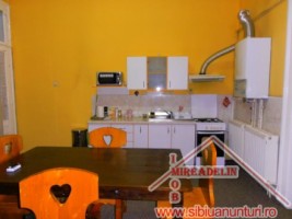 inchiriez-apartament-2-camere-la-casa-ultracentral-2