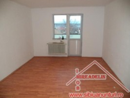 inchiriez-apartament-3-camere-la-mansardalazaret-1