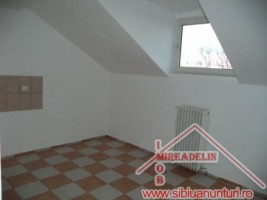 inchiriez-apartament-3-camere-la-mansardalazaret-3