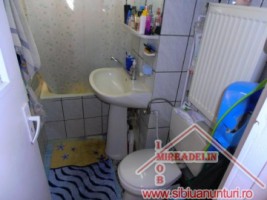 vand-apartament-3-camere-zona-cedonia-4