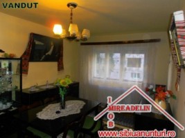 vand-apartament-3-camere-zona-vasile-aaron