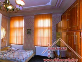 vand-pensiune-5-camere-zona-centrala-1