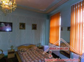 vand-pensiune-5-camere-zona-centrala-2