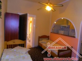 vand-pensiune-5-camere-zona-centrala-3