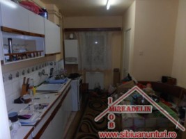 inchiriez-apartament-2-camere-zona-vasile-aaron-2