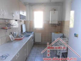 inchiriez-apartament-3-camere-b-dul-mihai-viteazu-1