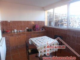 inchiriez-apartament-4-camere-zona-calea-poplacii-3