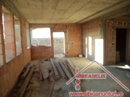 vand-casa-la-rosu-zona-strtractorului-3