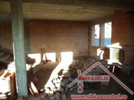 vand-casa-la-rosu-zona-strtractorului-4