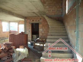 vand-casa-la-rosu-zona-strtractorului-5