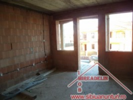 vand-casa-la-rosu-zona-strtractorului-6