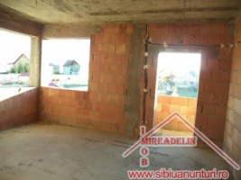 vand-casa-la-rosu-zona-strtractorului-7
