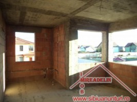 vand-casa-la-rosu-zona-strtractorului-8