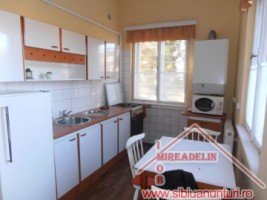 inchiriez-apartament-2-camere-la-casa-central-2