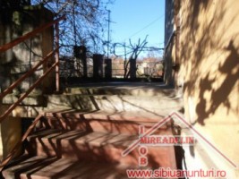 inchiriez-apartament-2-camere-la-casa-central-4
