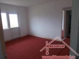 pf-vand-apartament-loc-copsa-mica-1