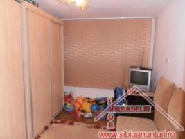 vand-apartament-2-camere-zona-mihai-viteazu-2