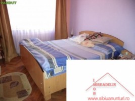 vand-apartament-3-camere-zona-rahova