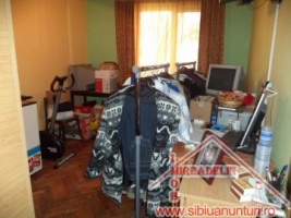 vand-apartament-3-camere-zona-rahova-1