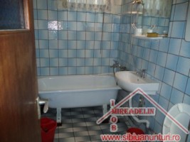 vand-apartament-3-camere-zona-rahova-4