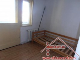 vand-apartament-3-camere-zona-parcul-tineretului-1